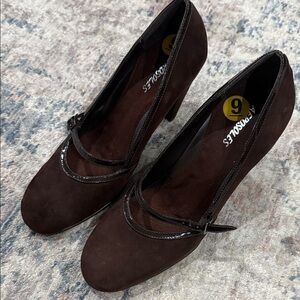 Aerosoles Classic Brown Suede Mary Jane Heels size 9 New